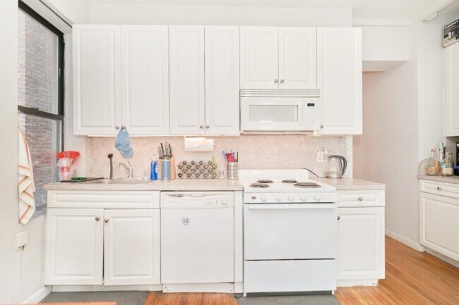 Foto del edificio - 3 bedroom in NEW YORK NY 10018
