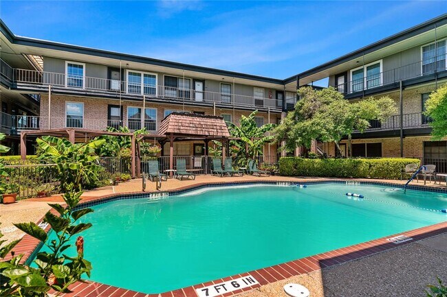 Foto del edificio - 2425 Ashdale Dr