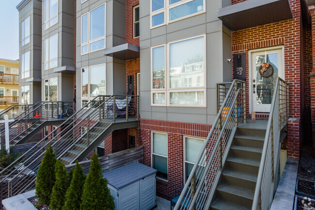 Entrances - Union Lofts