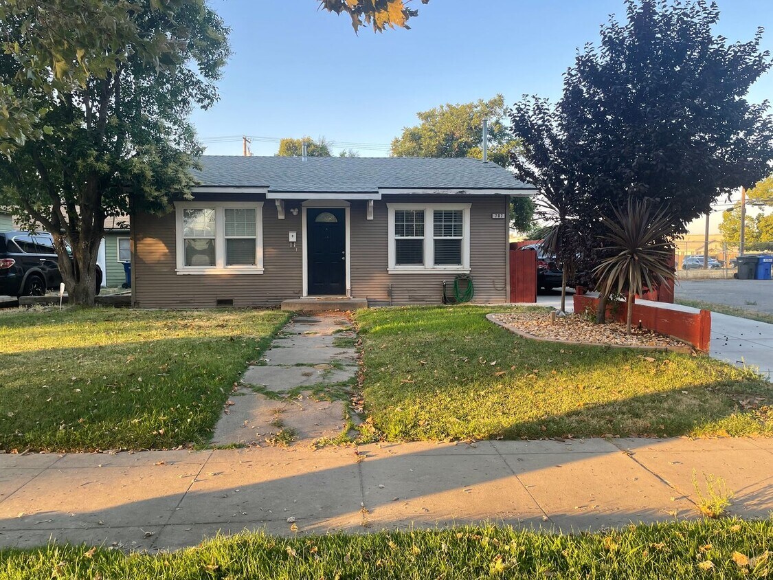 Foto principal - 707 N Broadway