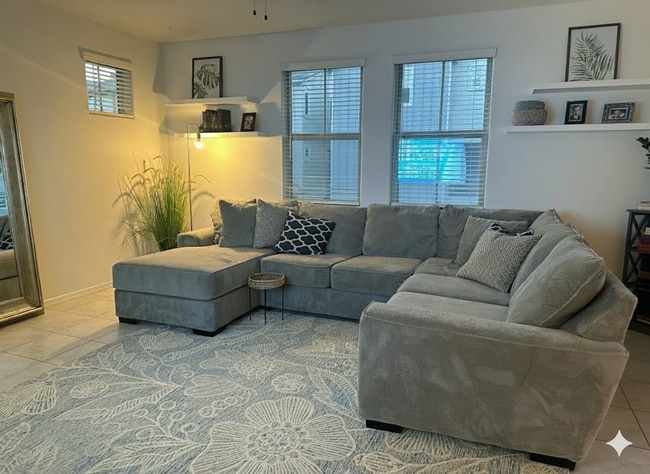 Building Photo - 627 W Flintlock Way