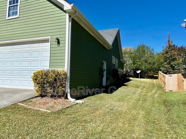 Building Photo - 233 Brently Woods Dr