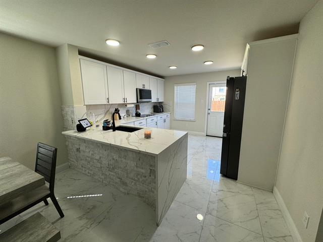 Building Photo - 1368 Panorama Dr