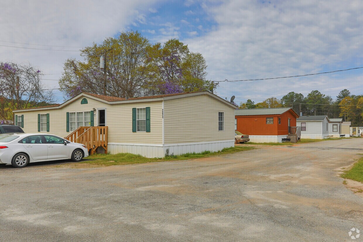 Building Photo - 727 Greenville St