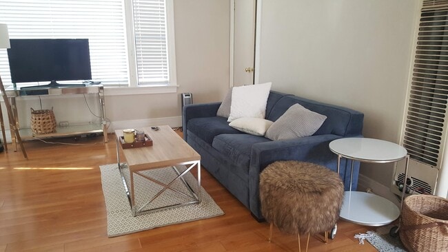 Building Photo - 3400 E 2nd St