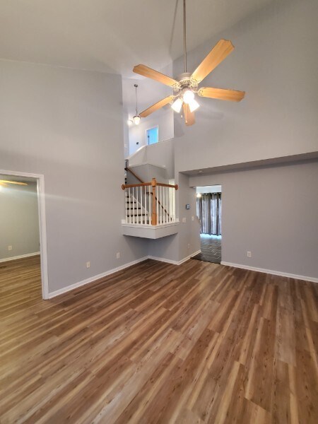 Sala de estar - 7802 Averette Field Dr