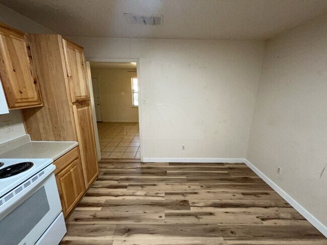 Foto del edificio - 304 N 6th St