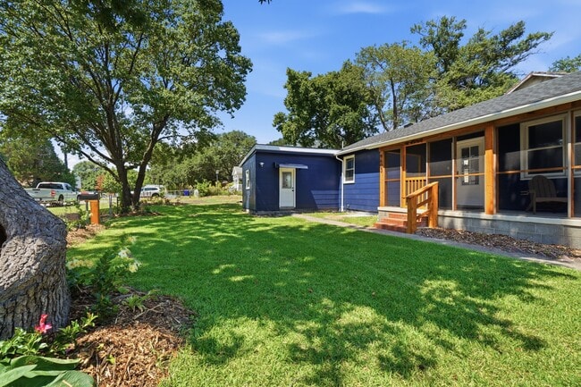 Building Photo - 9603 Chesapeake St