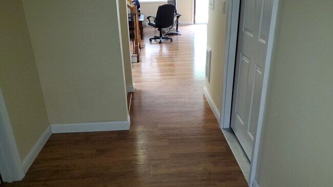 Foto del edificio - 4 bd, 3.5 ba Foxfire condo, just south of MU campus, w/d, 1 car garage, near Green Meadows and Pr...