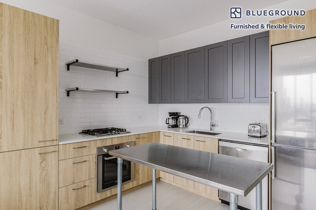 Foto del edificio - 1035 W Van Buren St