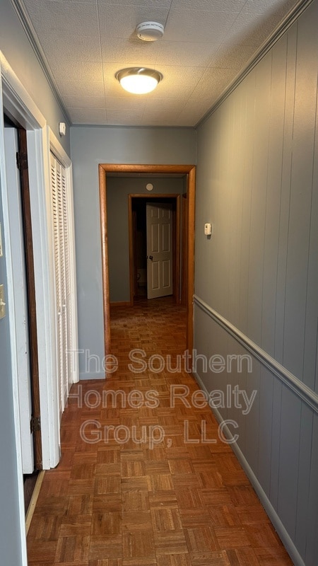 Building Photo - 818 Cedar Springs Rd
