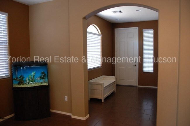 Building Photo - Beauty in the Heart of Oro Valley!!