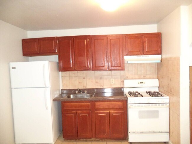 Foto del edificio - 107-55 Remington St