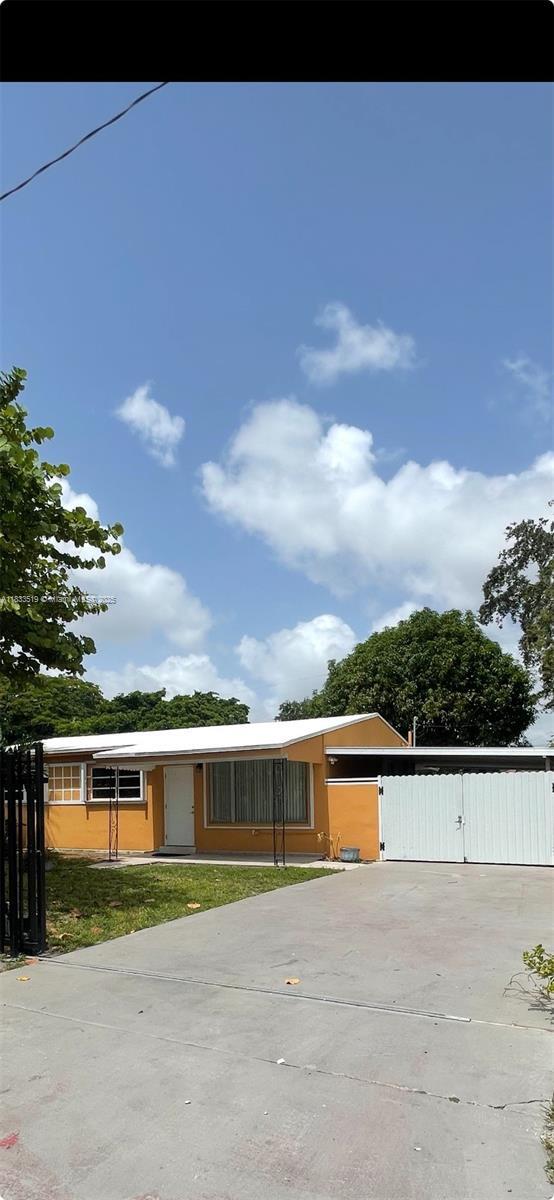 Building Photo - 10500 NW 28th Ct