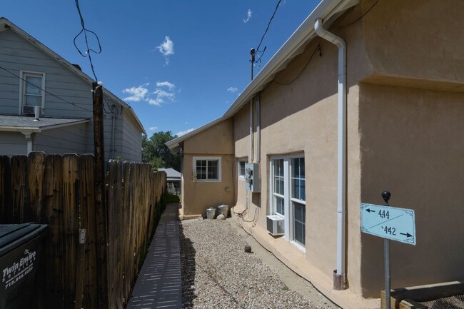 Building Photo - Charming partially furnished 1 bedroom Duplex Apartment