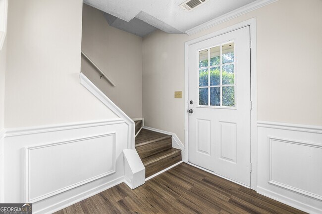 Foto del edificio - 3111 Linden Dr