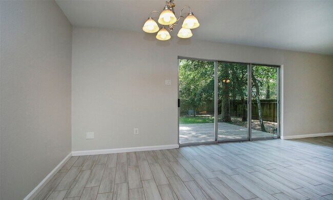 Foto del edificio - 10 Still Glen Ct