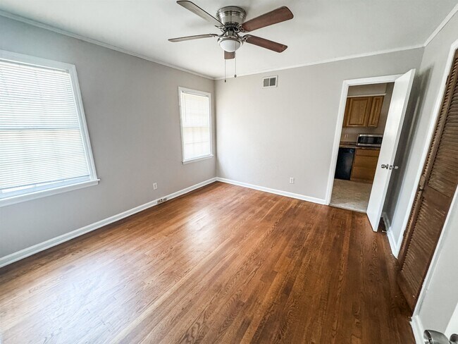 Foto del edificio - 1560 Cranford Rd