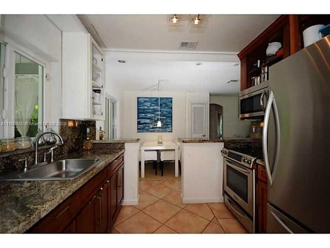 Foto del edificio - 273 NW 92nd St