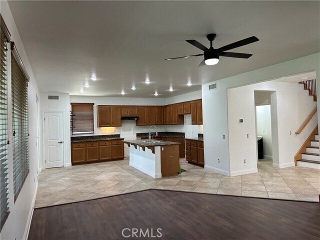 Foto del edificio - 36848 Torrey Pines Dr