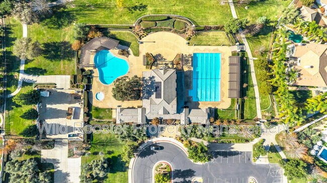 Foto del edificio - 400 Regatta Ln