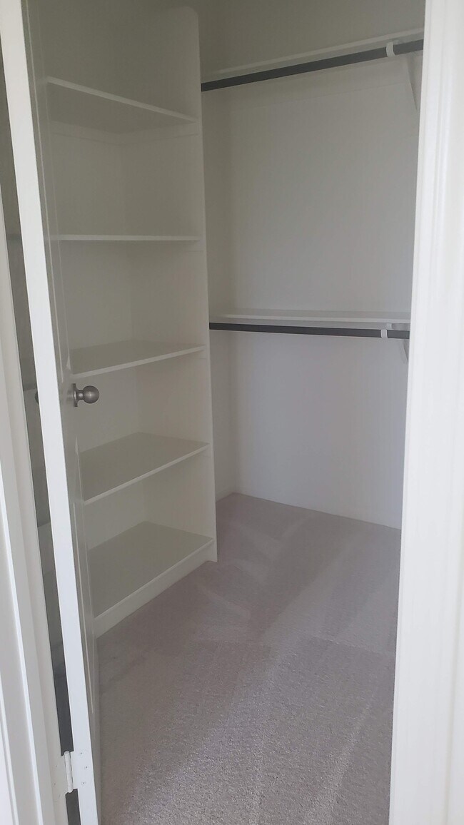 Foto del edificio - 22770 Harmony Dr