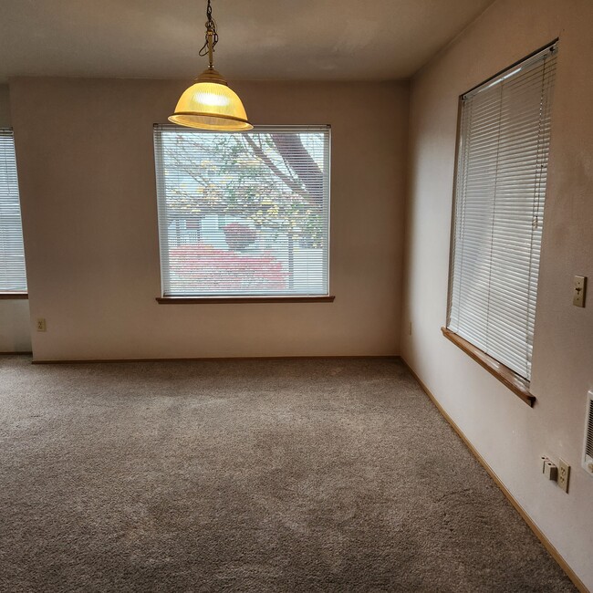 Dining area - 3603 Michelle Ln