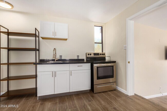 Foto del edificio - 35033 N 12th St