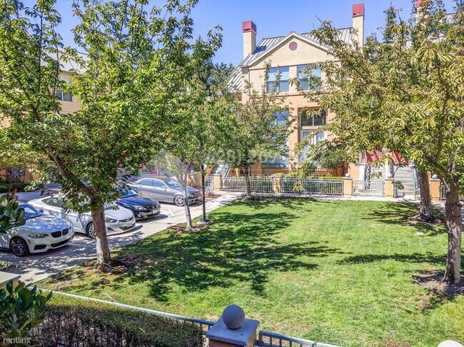 Building Photo - 3 br, 3.5 bath Townhome - 926 Camille Lane -