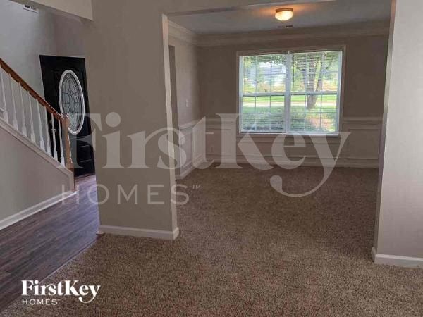 Building Photo - 1009 Serene Lake Dr