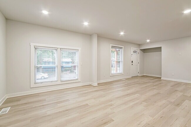 Foto del edificio - 3213 Burntwood Cir