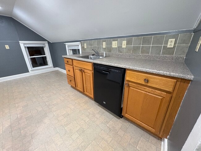 Kitchen - 227 E Garden St
