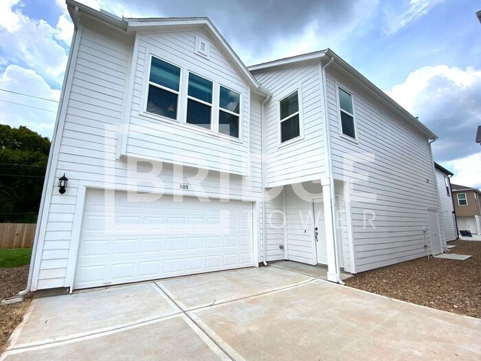 Foto principal - 305 Huisache St