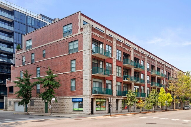 Building Photo - 841 W Monroe St