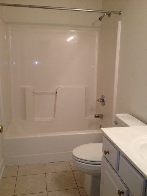 Foto del edificio - 1016 Hickory Dr