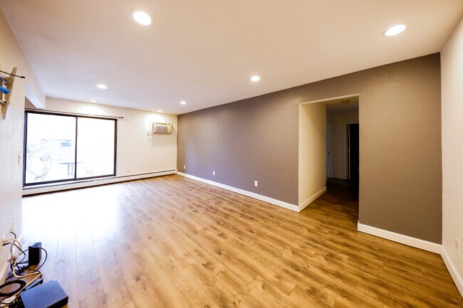 Building Photo - 4624 Cedar Lake Road S #2