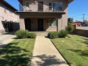 Building Photo - 1304 N Linden Ave