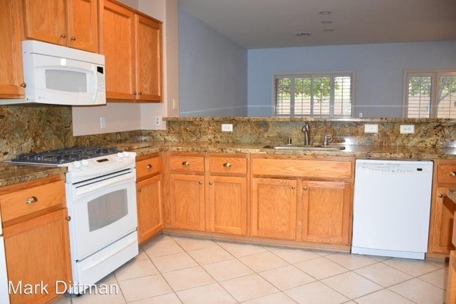Building Photo - 2 br, 1.5 bath House - 2509 Springville Way