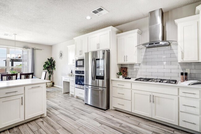 Building Photo - 8605 Luna Vita Ct NE