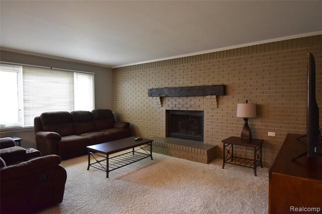 Building Photo - 10430 Elizabeth Dr