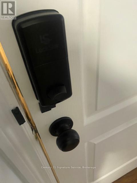 Building Photo - 55 Young St