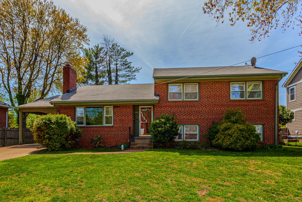 Primary Photo - 1108 Carper St
