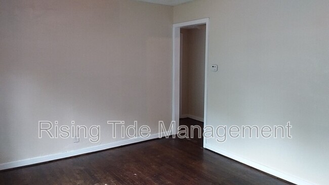 Building Photo - 8017 6th Ave N