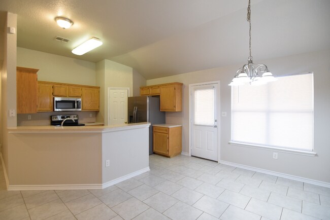 Building Photo - 68 Golden Poppy Loop