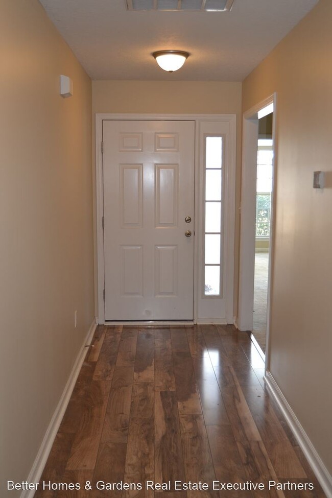 Building Photo - 3 br, 2 bath House - 566 Lory Lane