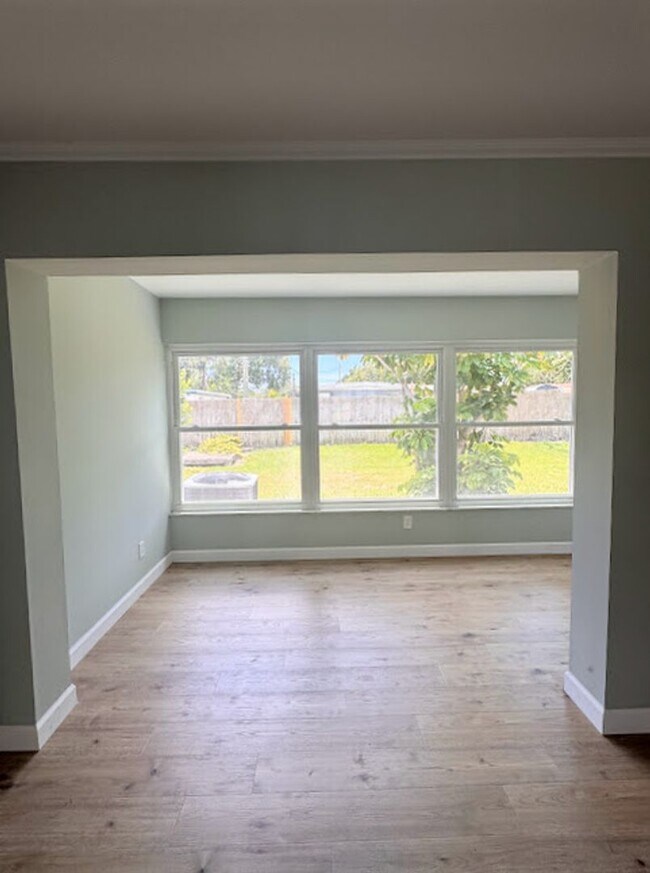 Foto del edificio - Stylish Seminole Condo with Private Garage in Chateaux de Bardmoor 55+ Community - AVAILABLE MAY 3RD