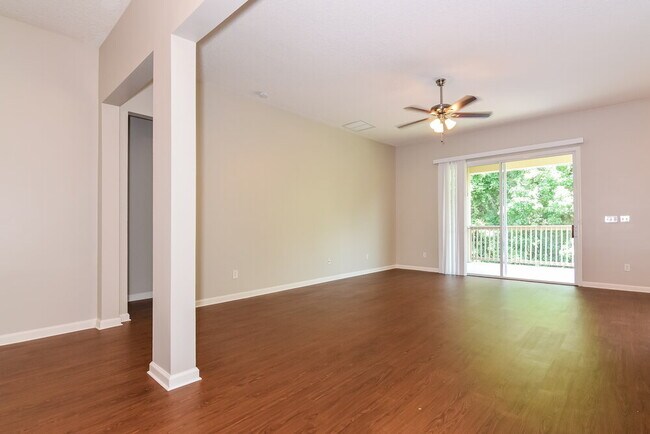 Foto del edificio - 632 Chestwood Chase Dr