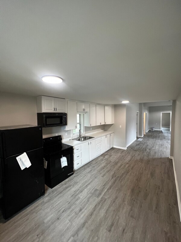 Foto del edificio - 823 N Blaine St