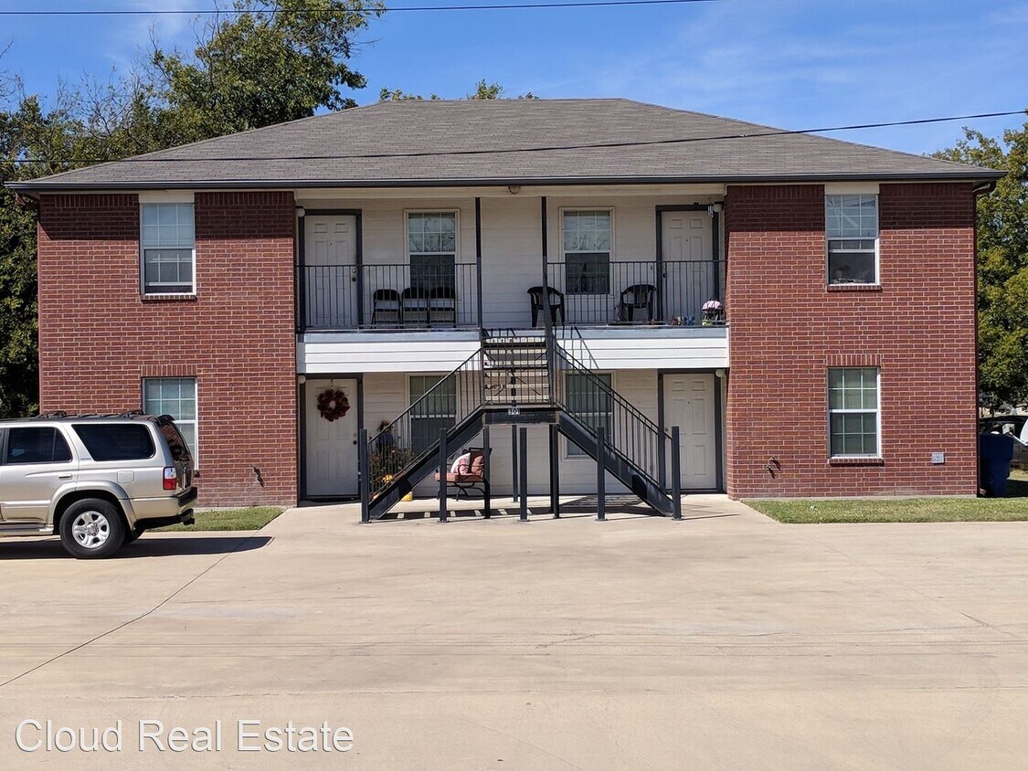 Primary Photo - 301 W Avenue D