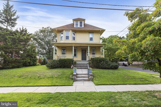 Foto del edificio - 143 Woodlawn Ave